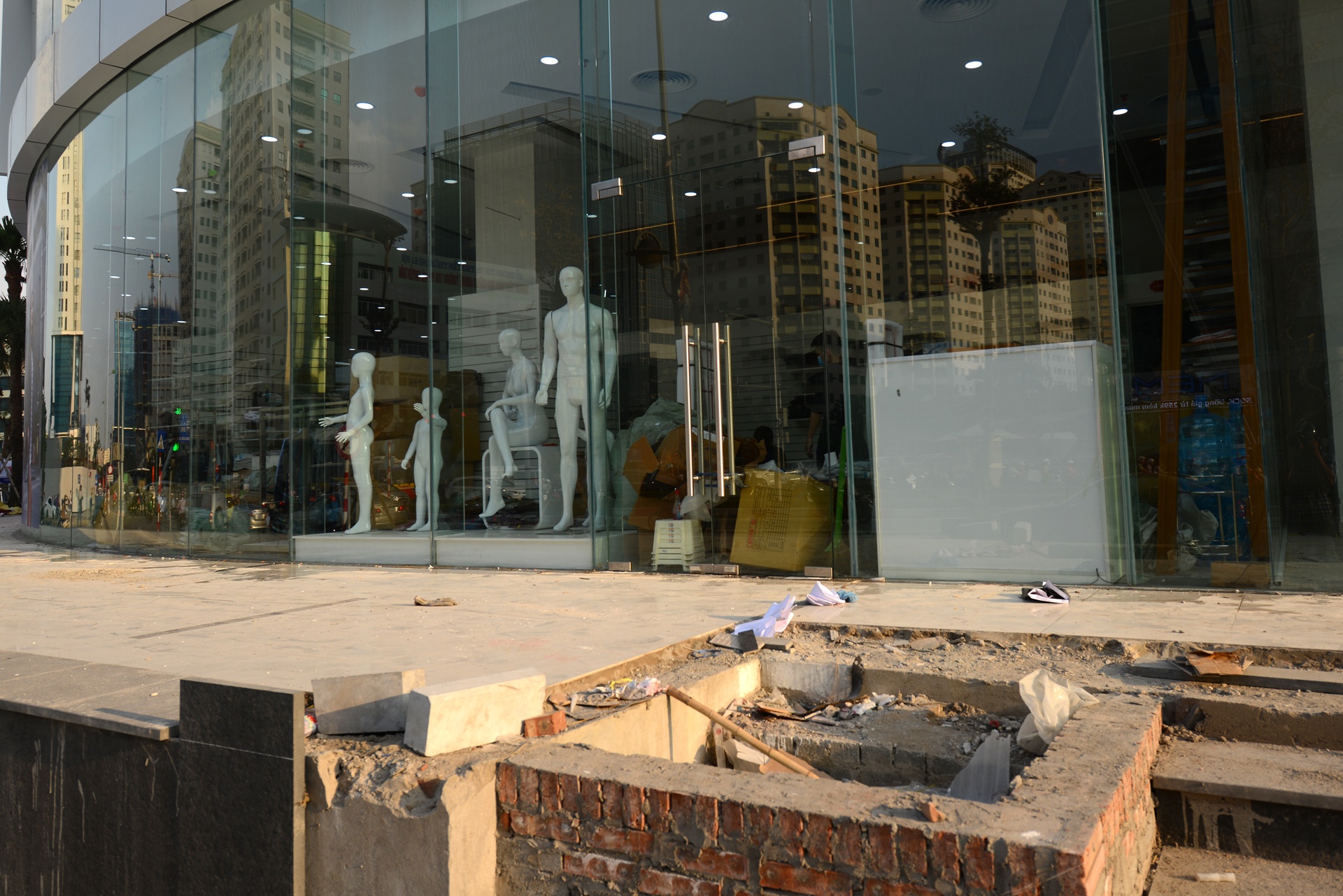 trung tam thuong mai,  chung cu dang thi cong anh 9