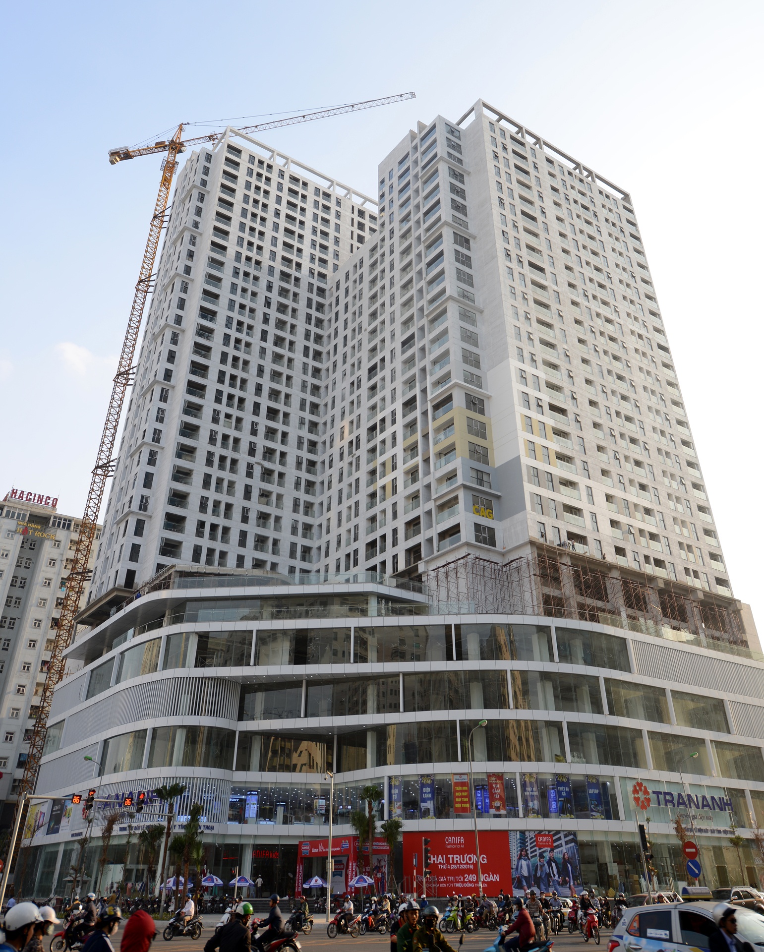 trung tam thuong mai,  chung cu dang thi cong anh 7