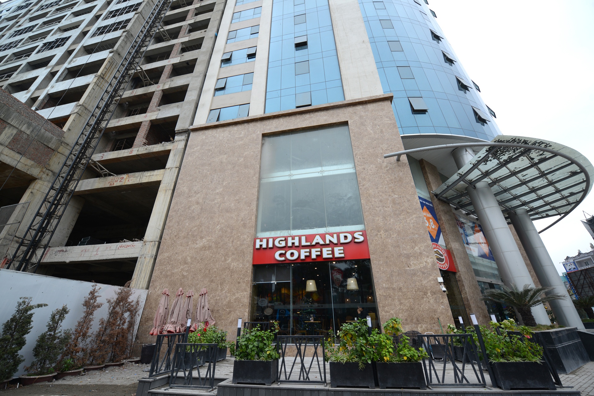 trung tam thuong mai,  chung cu dang thi cong anh 13