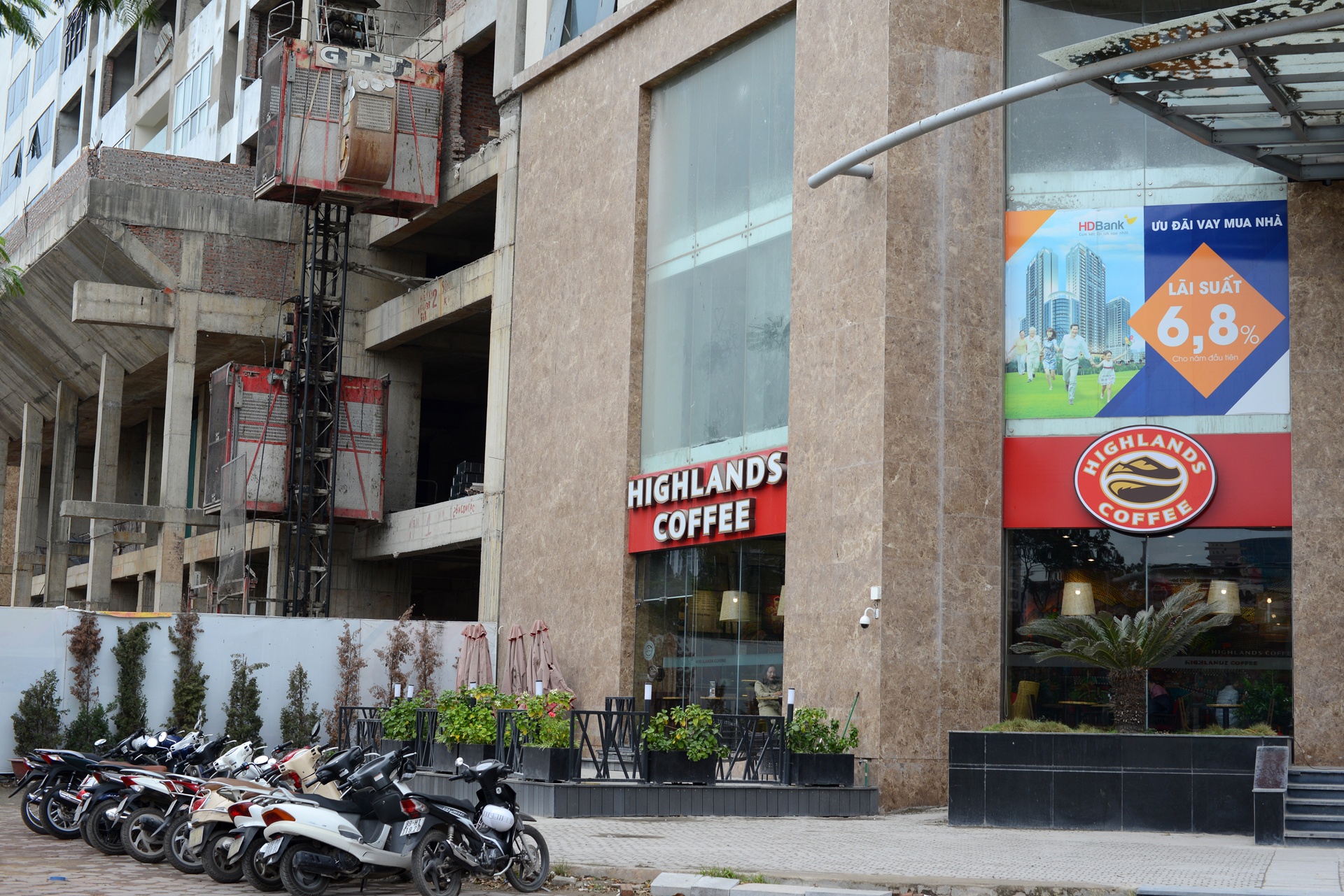 trung tam thuong mai,  chung cu dang thi cong anh 15