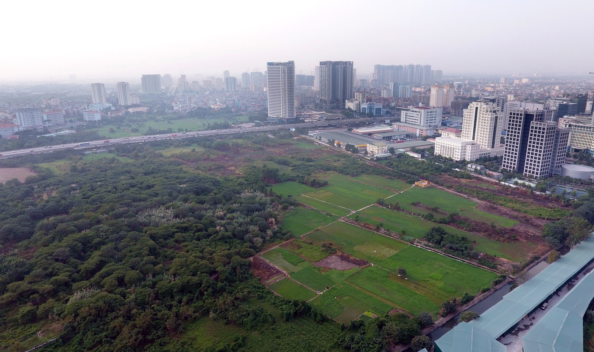 cong vien ho dieu hoa ha noi anh 2