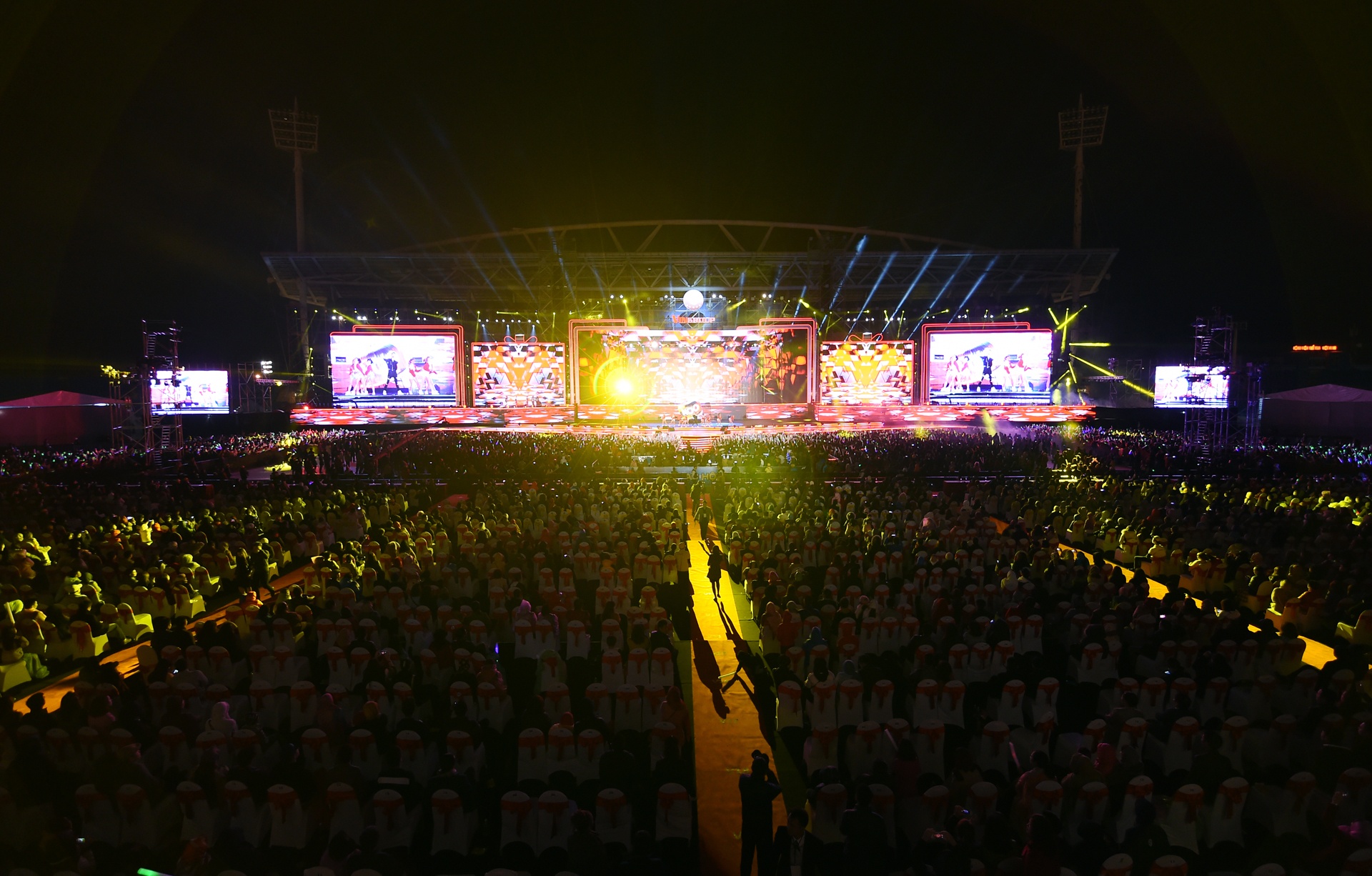 dai nhac hoi,  vingroup,  vinid,  dai hy xuan 2017 anh 1