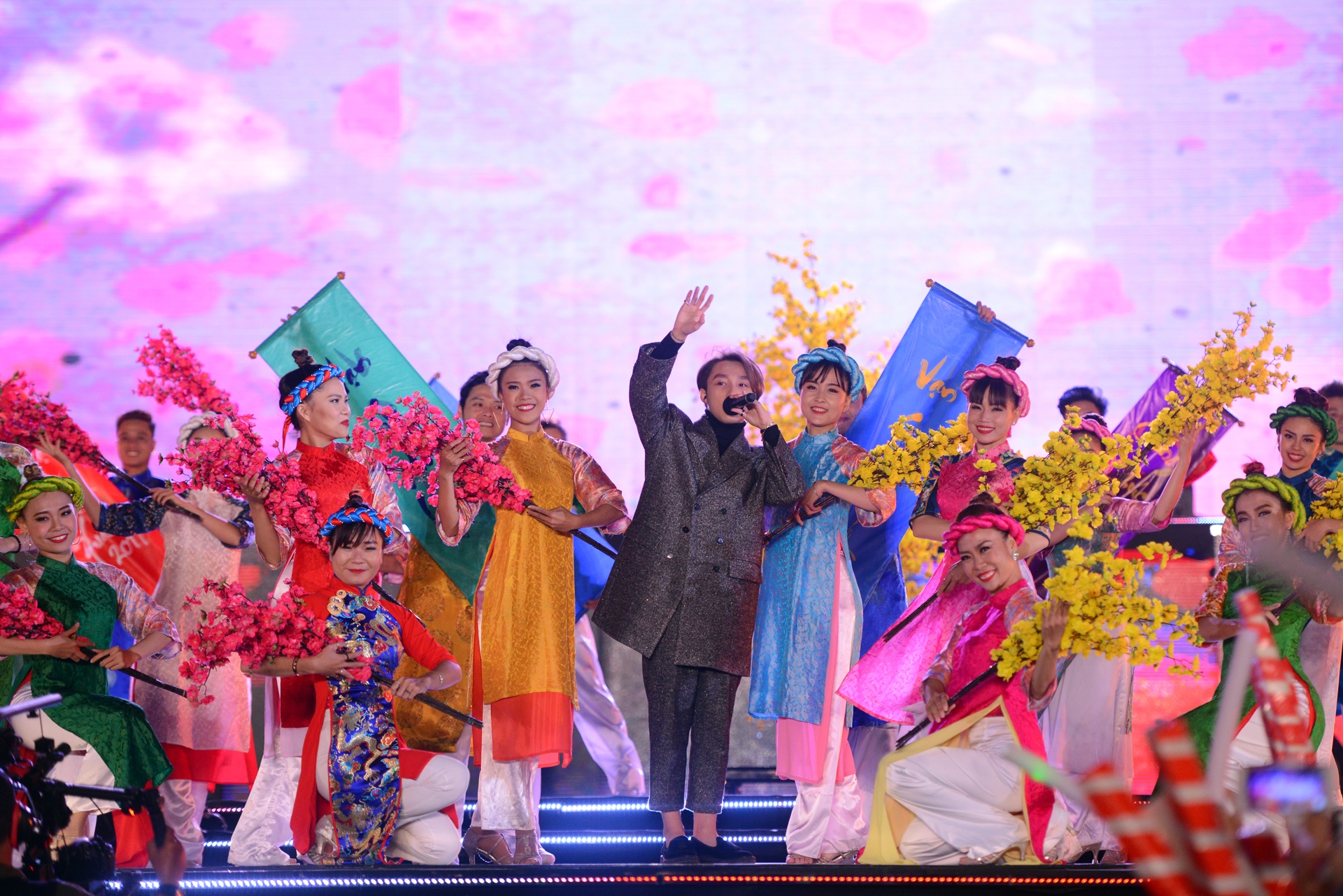 dai nhac hoi,  vingroup,  vinid,  dai hy xuan 2017 anh 8