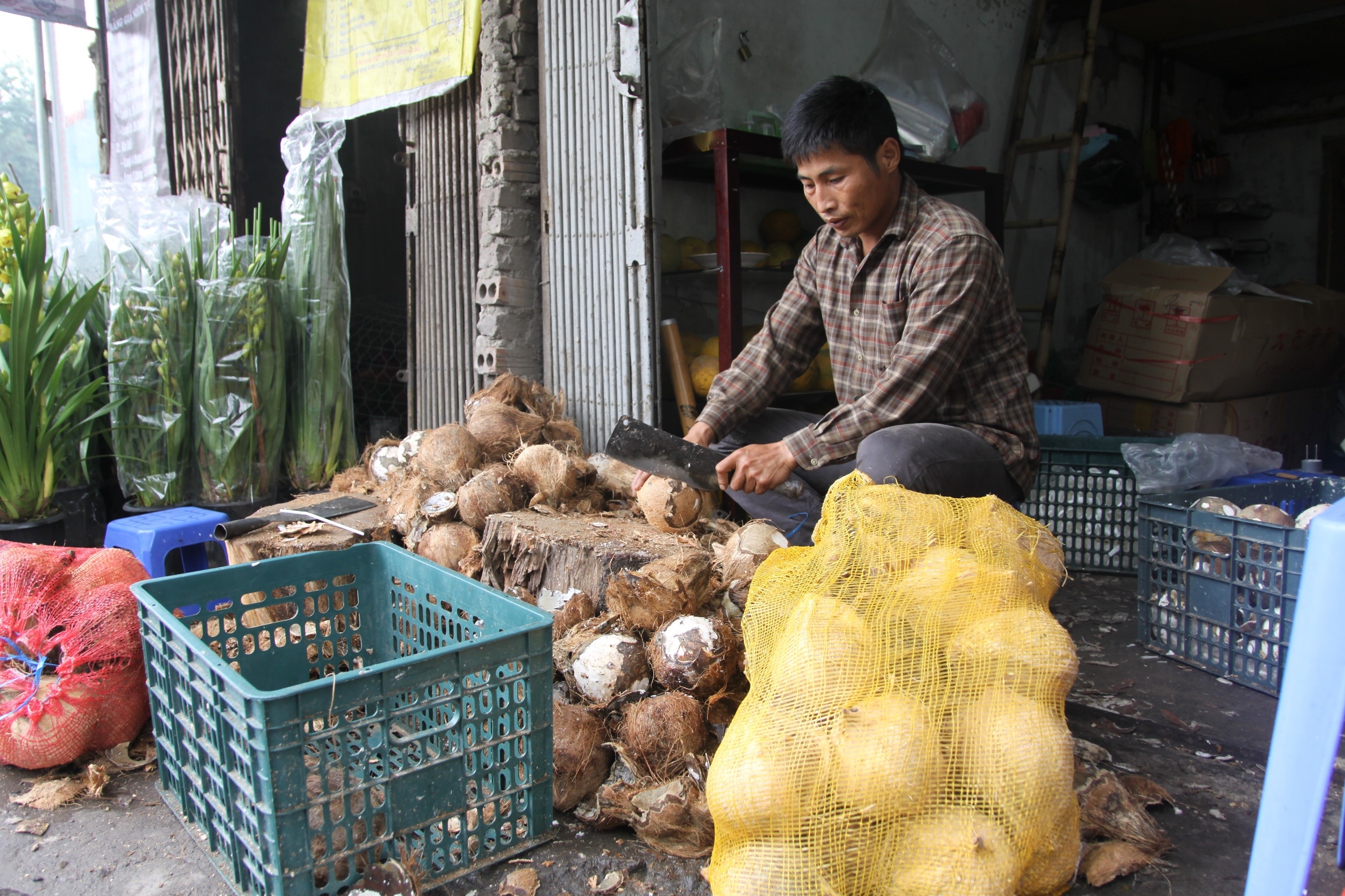 Deo dua moi tay khong du cho khach lam mut Tet hinh anh