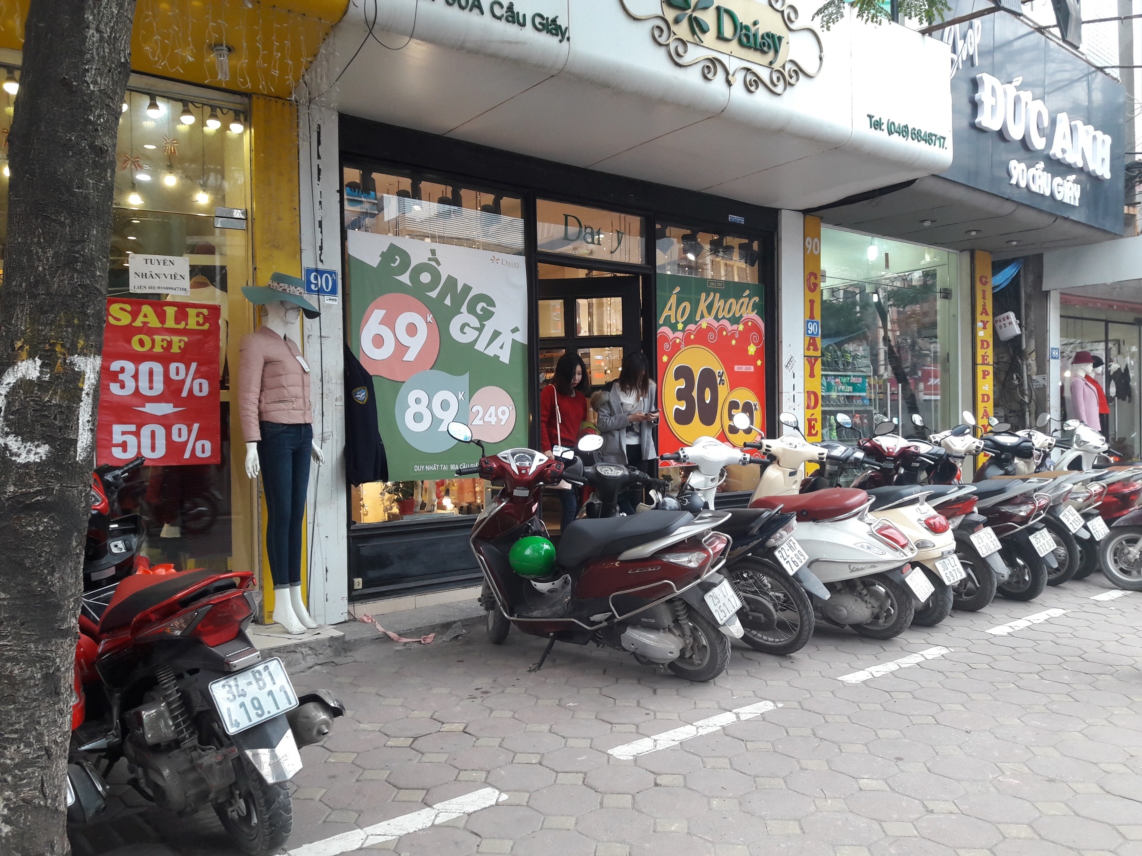 khuyen mai hang thoi trang anh 3