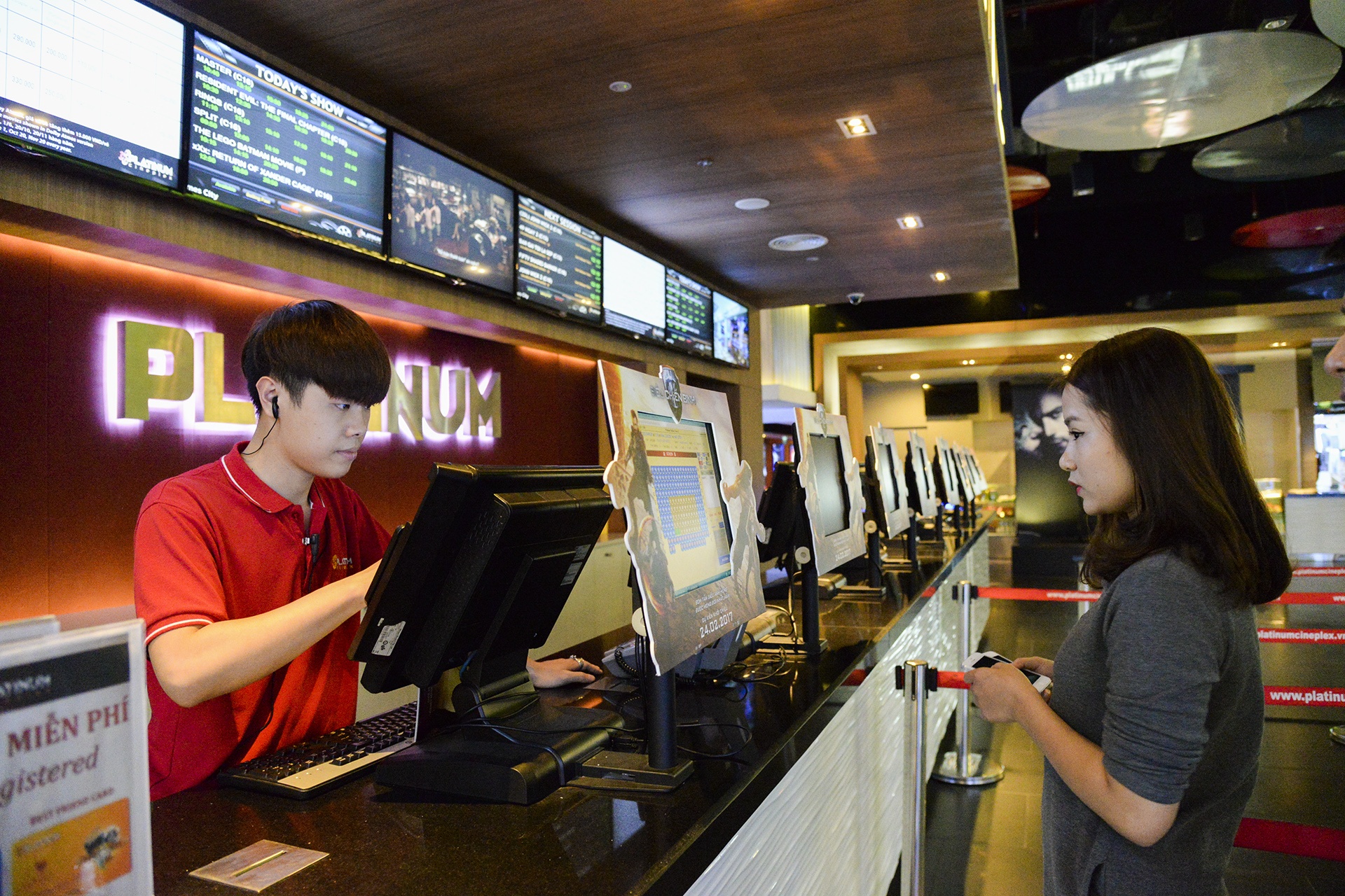 Ai se the chan Platinum o he thong rap lon nhat Ha Noi? hinh anh