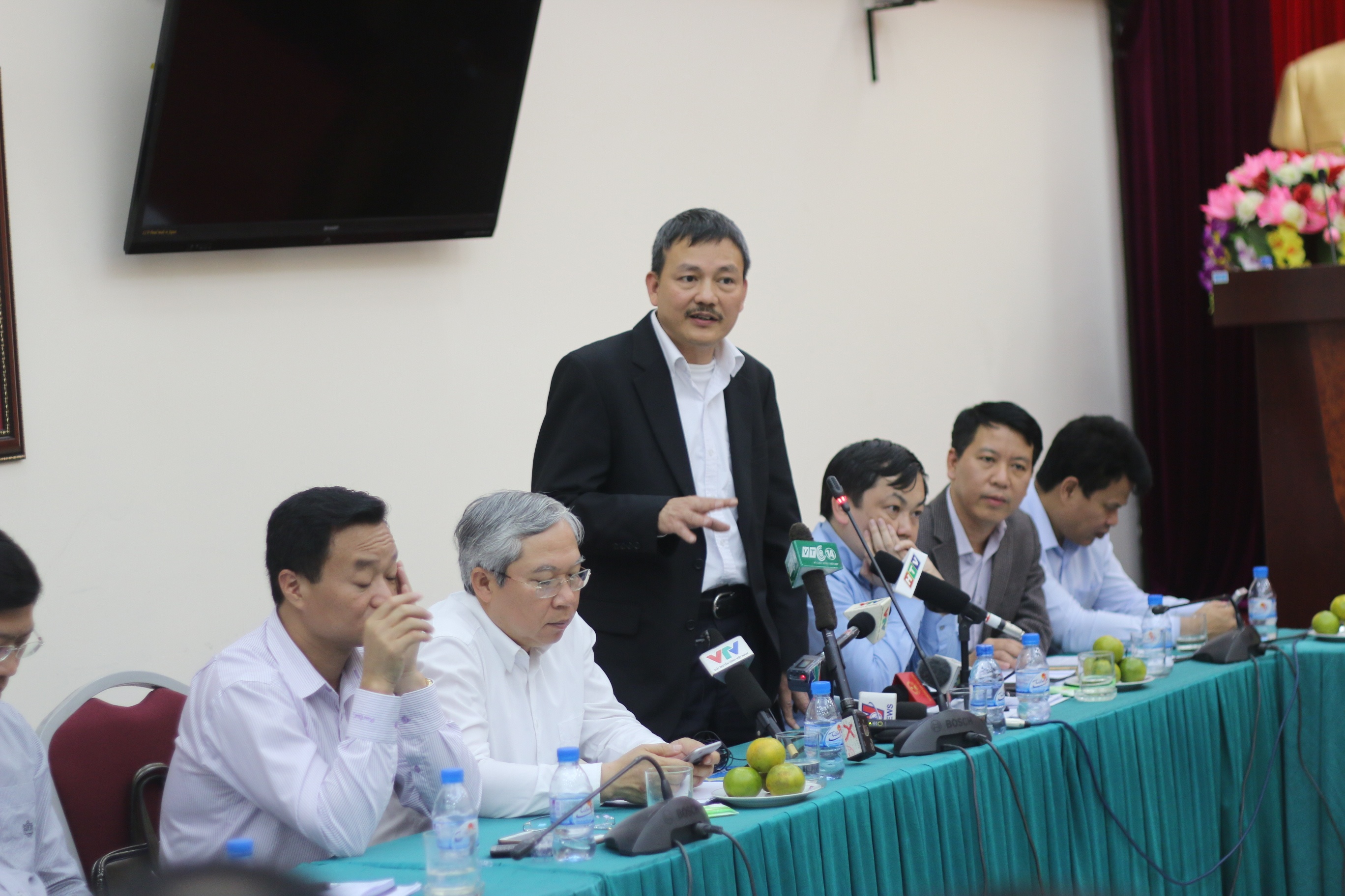 Ap gia san: Nha nuoc se dieu tiet khi thi truong pha gia, doc quyen hinh anh