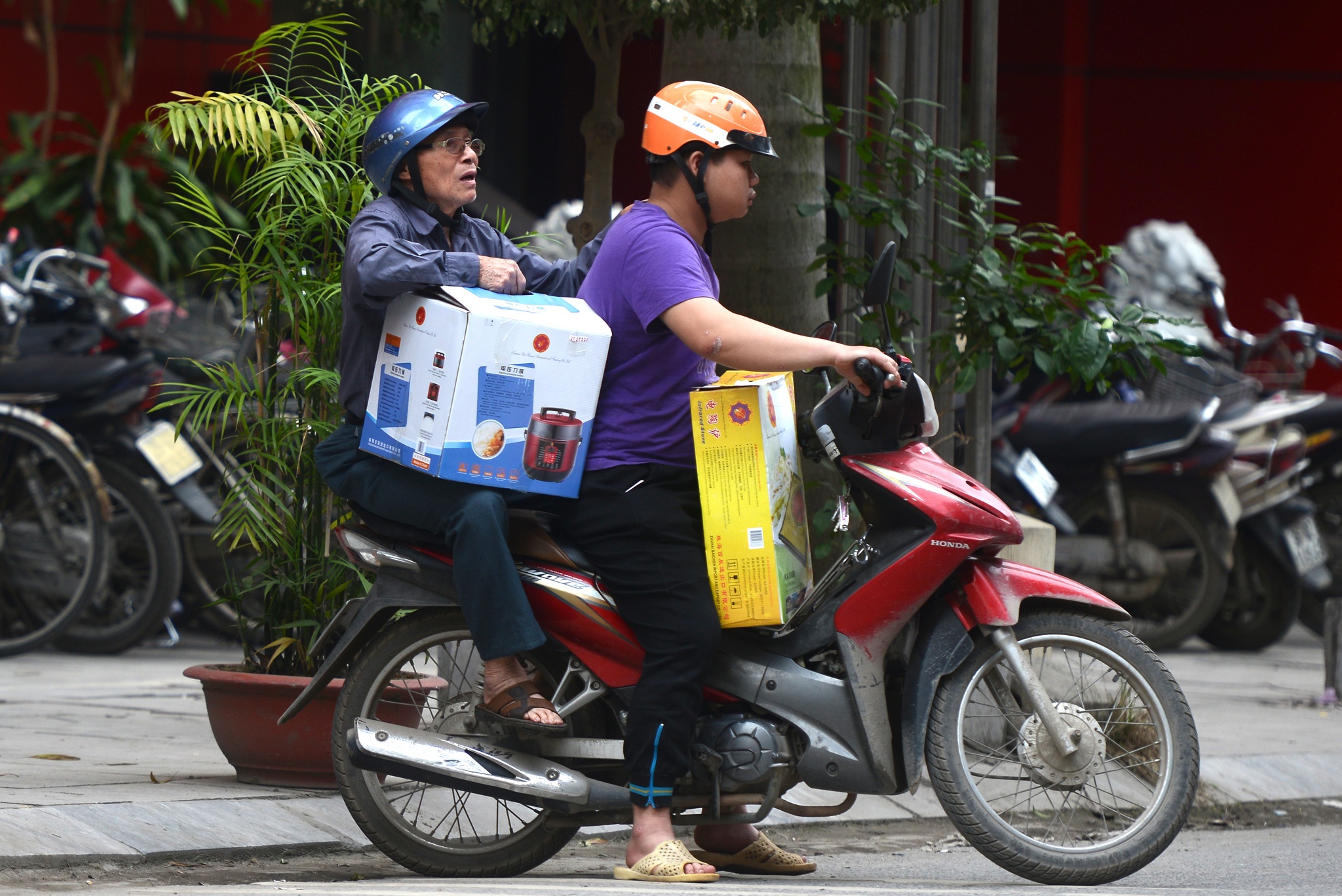 thien ngoc minh uy anh 2