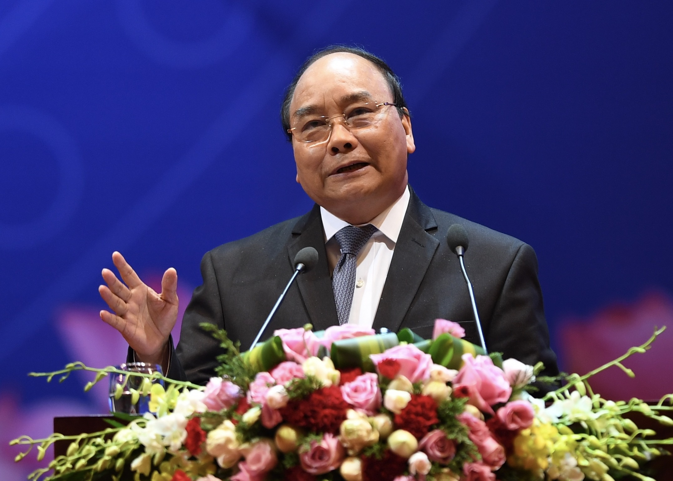 Thu tuong Nguyen Xuan Phuc gui 'mon qua' dau tien den doanh nghiep hinh anh