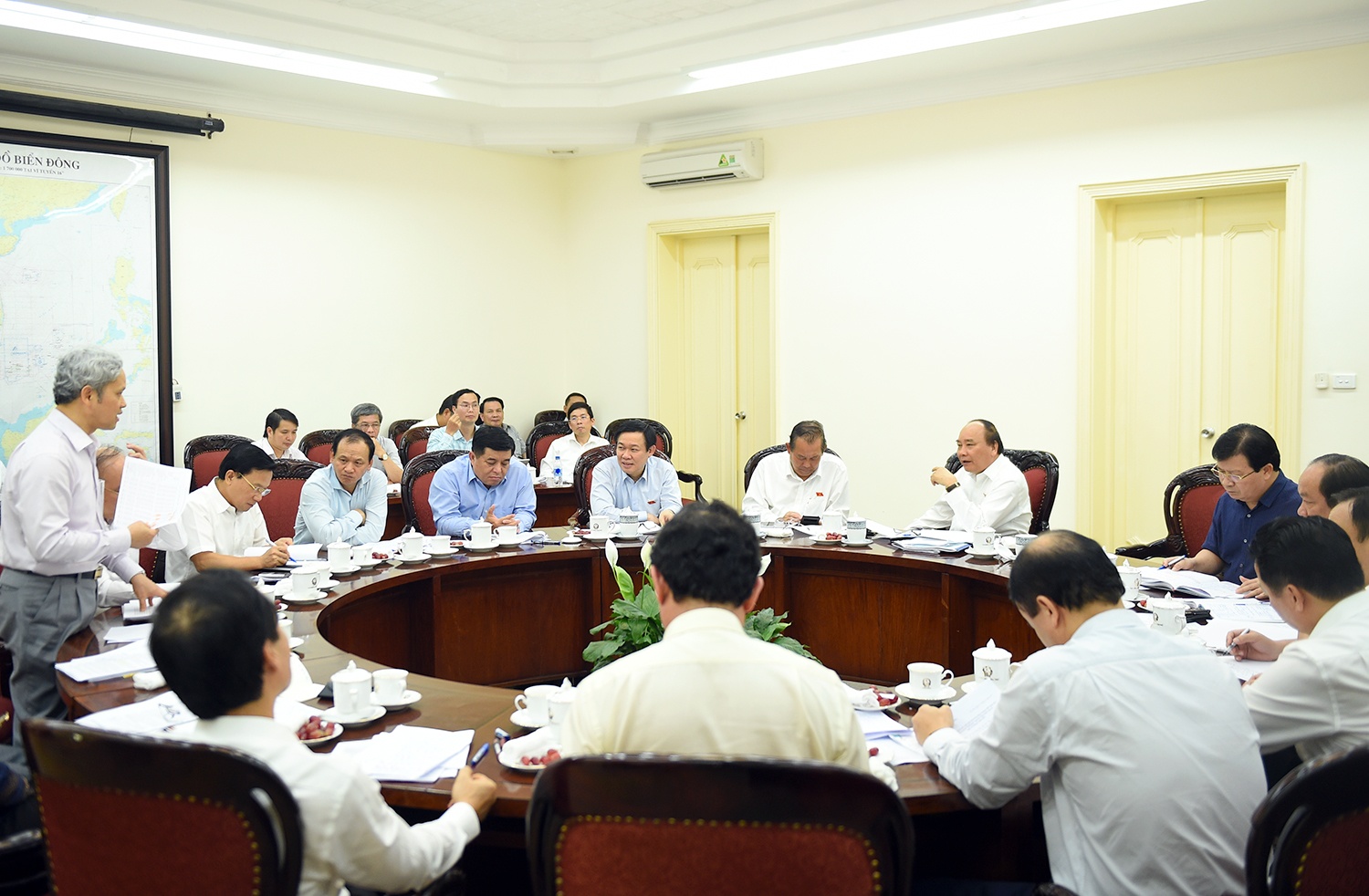 Chinh phu hop ban ve GDP ngay sau phien khai mac Quoc hoi hinh anh