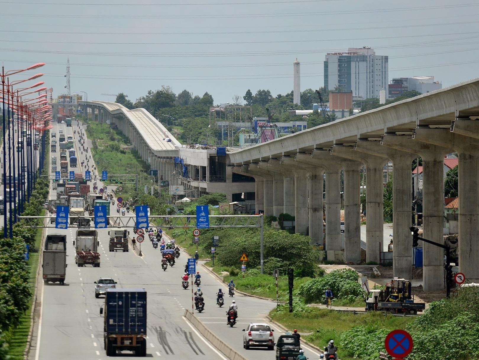 Tuyen metro so 1 cua TP.HCM co nguy co vo tien do do cham von hinh anh