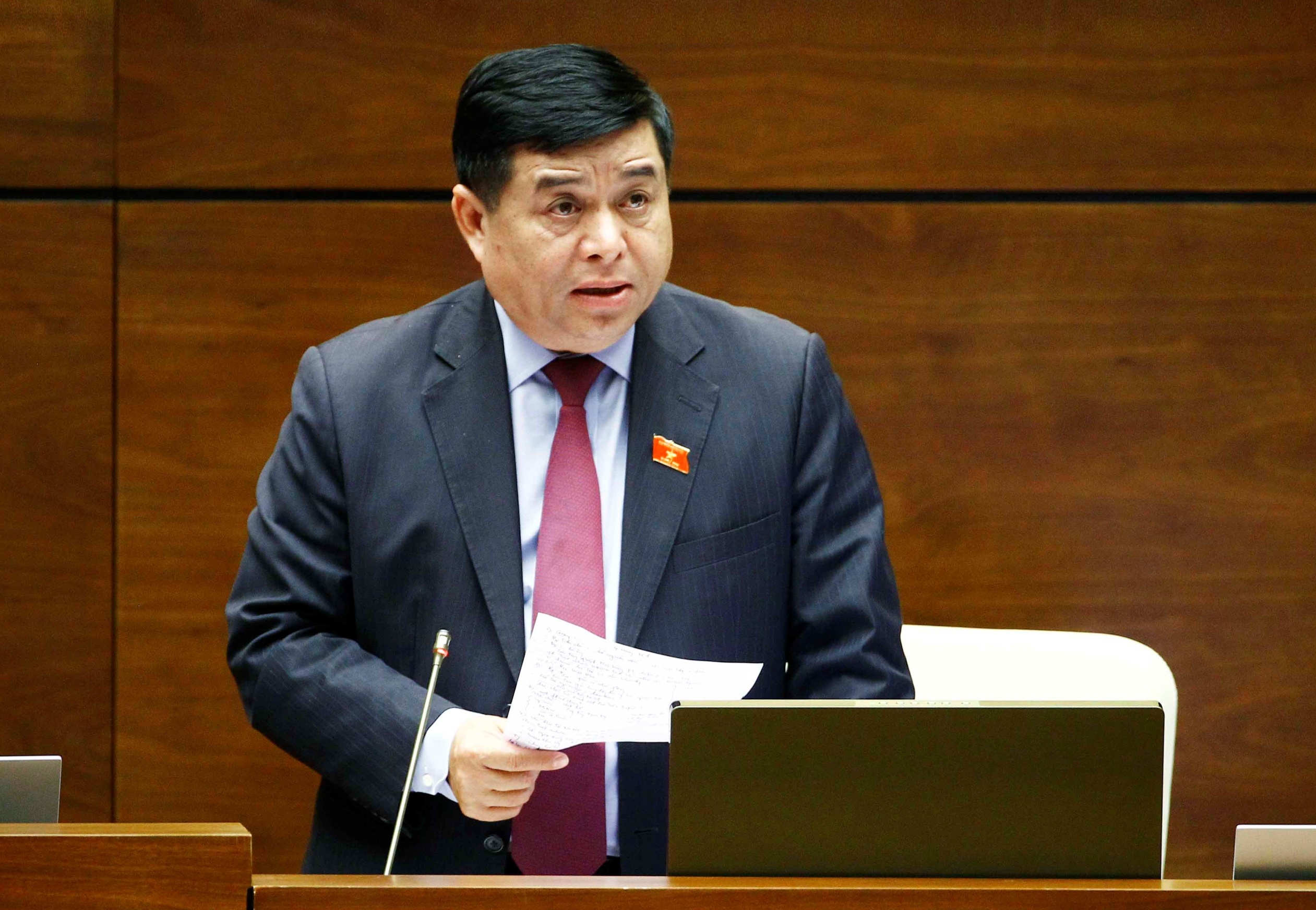 Hai Bo truong noi gi ve GDP va no cong? hinh anh