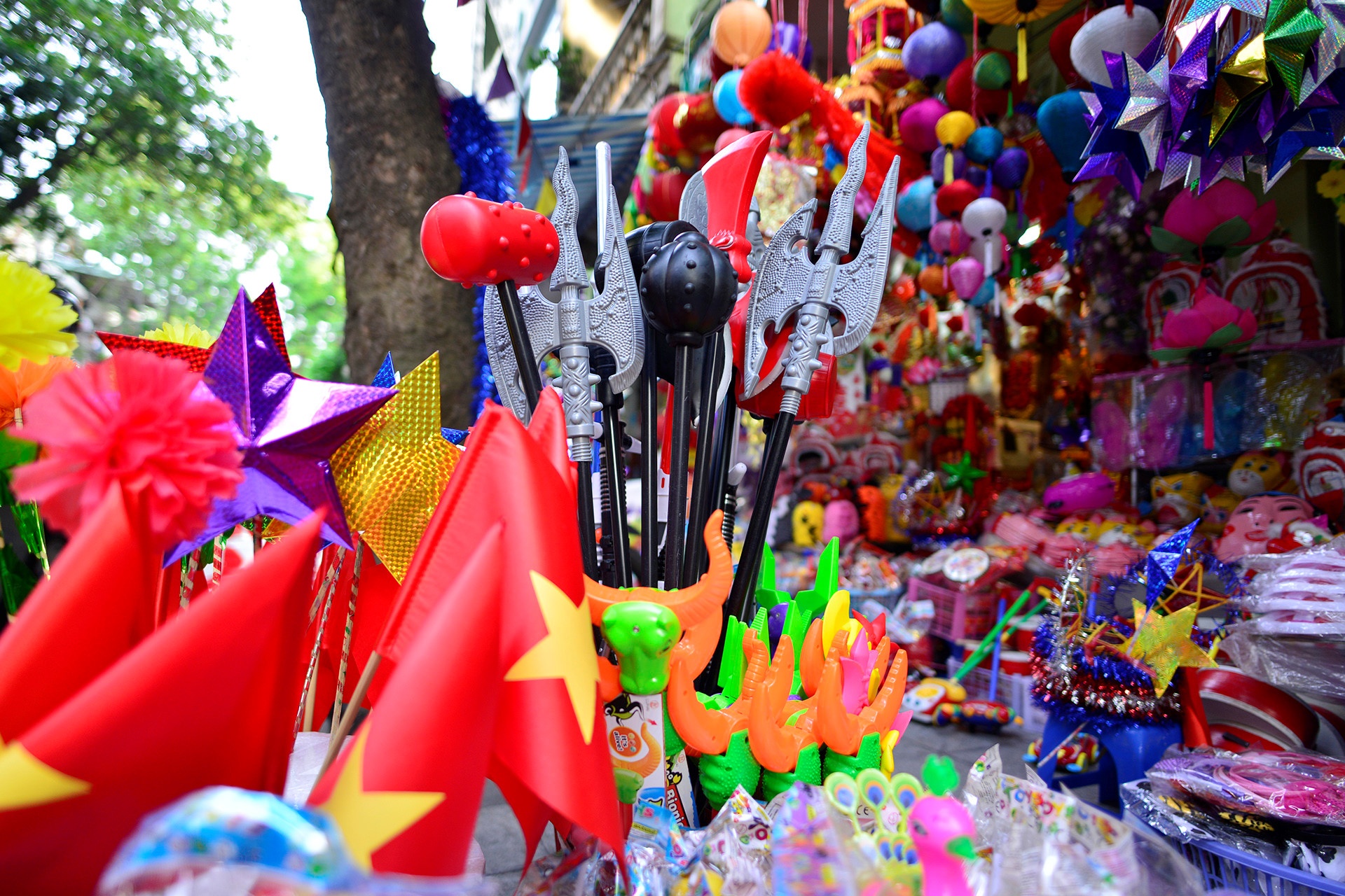 Sat Trung thu, do choi Trung Quoc 'xach tay' tran vao Viet Nam hinh anh