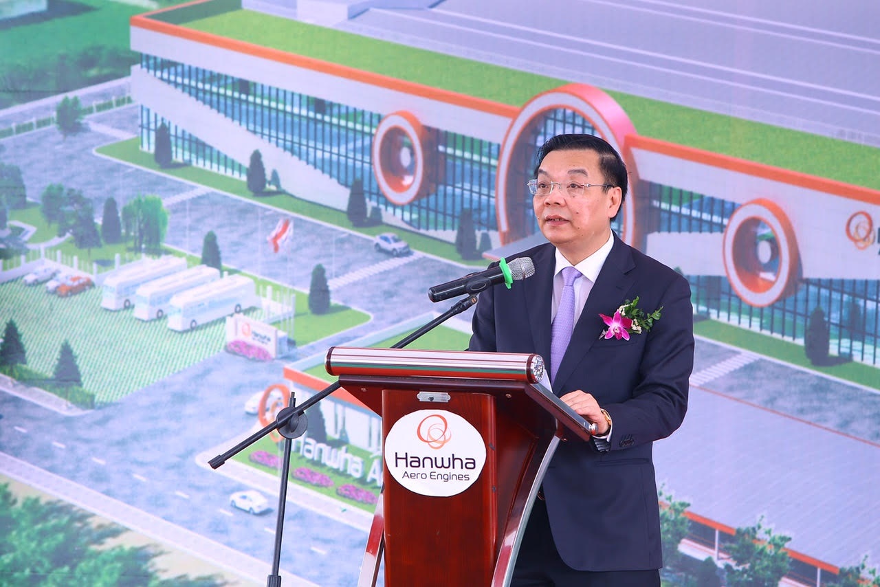 nha may san xuat linh kien may bay anh 1