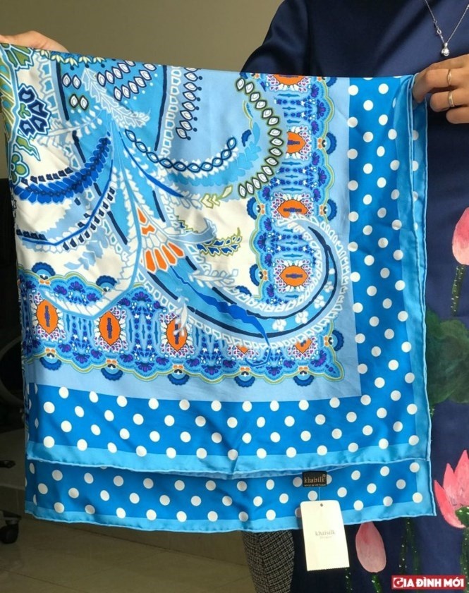 Khaisilk 'an' bao nhieu tien moi chiec khan 'dau de, thit cho'? hinh anh