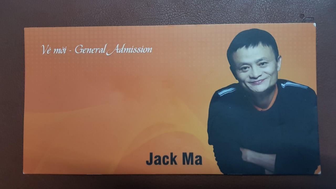 Giay moi nghe Jack Ma noi chuyen o Viet Nam duoc rao ban tien trieu hinh anh