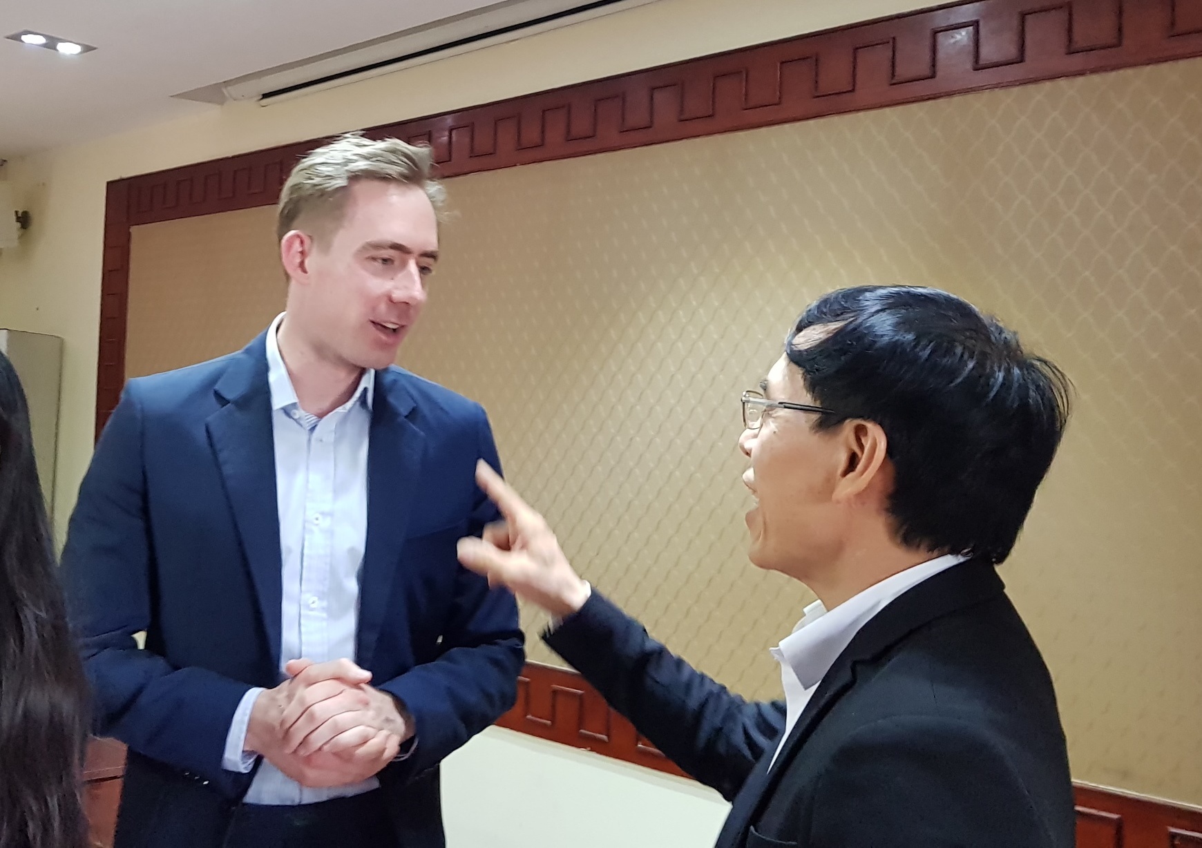 Nha nuoc se dinh danh ro rang Uber, Grab la ai hinh anh