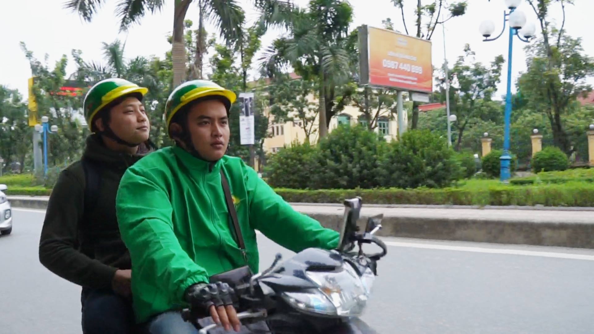 Trai nghiem xe om Mai Linh: Co gi khac biet voi Uber, Grab? hinh anh