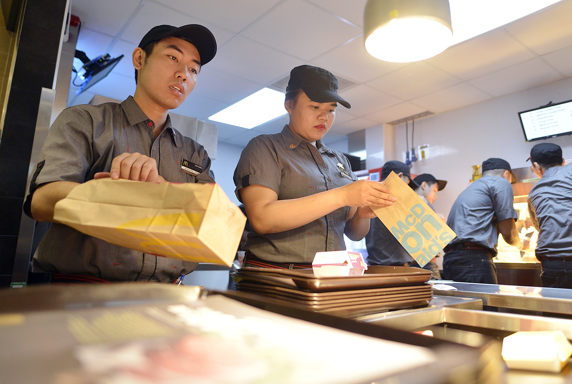 khai truong cua hang mcdonald's tai ha noi anh 12