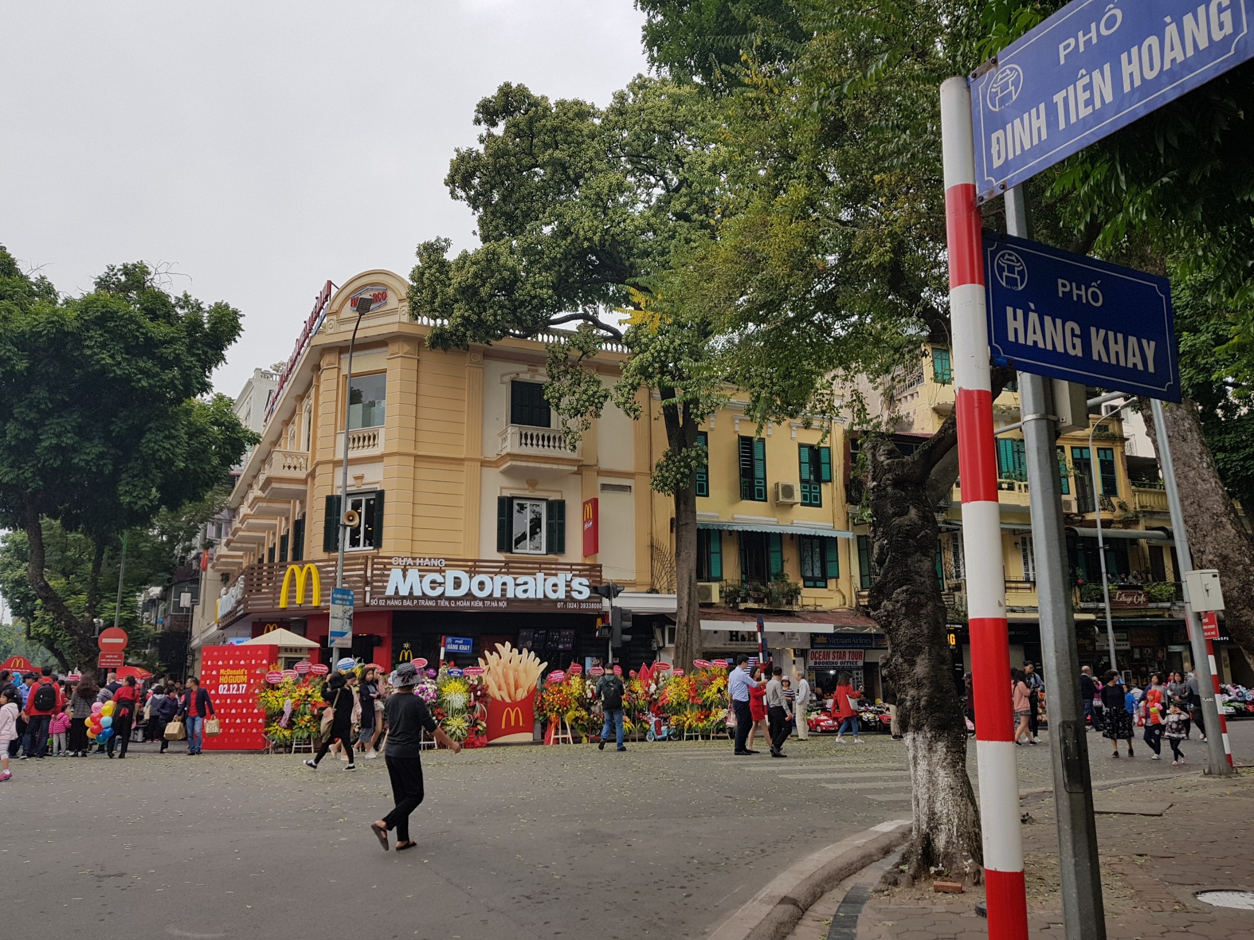 khai truong cua hang mcdonald's tai ha noi anh 1