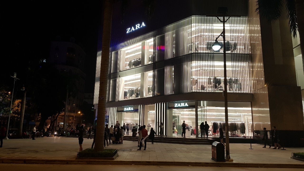 gia thue mat bang trung tam thuong mai vincom anh 2