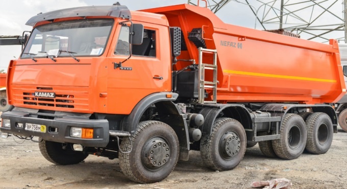 Mien thue 2.500 oto nguyen chiec nhap khau tu Nga hinh anh