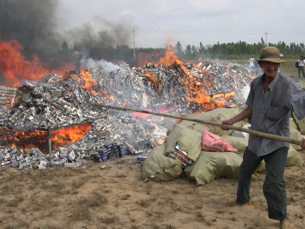 Bo truong Cong Thuong thua nhan nan buon lau, hang gia con pho bien hinh anh