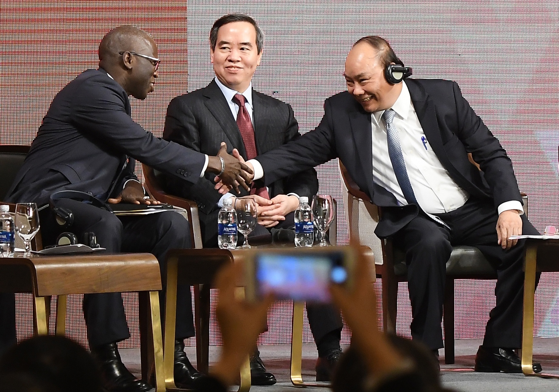 Hon 1.500 dai bieu du Dien dan kinh te Viet Nam 2018 hinh anh