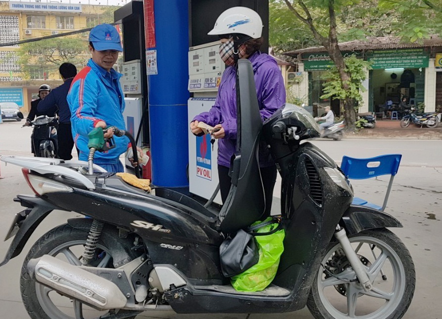 Xe may va taxi mua xang E5 la chu yeu hinh anh