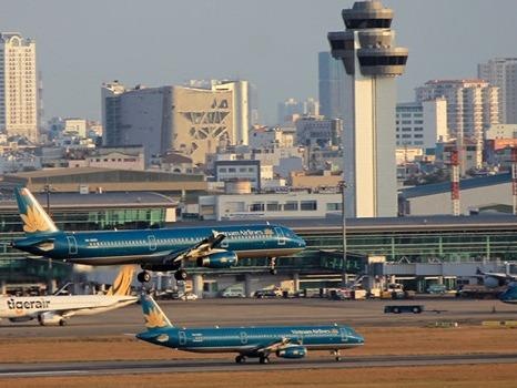 Tiep thu y kien cua nhom tu van TP.HCM ve san bay Tan Son Nhat hinh anh