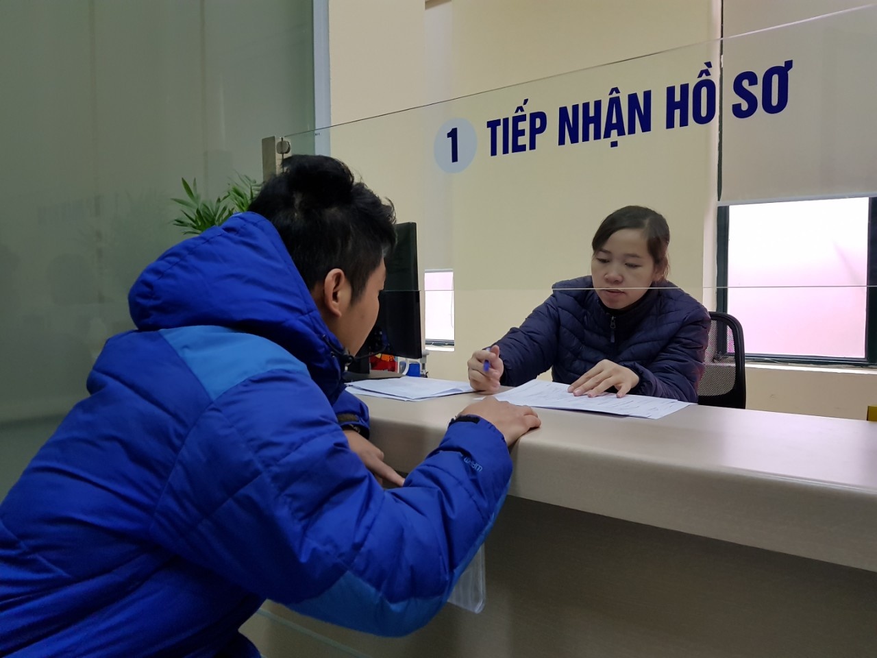 ‘DN chi mong cai cach hanh chinh, chu khong phai duoc cho tien’ hinh anh