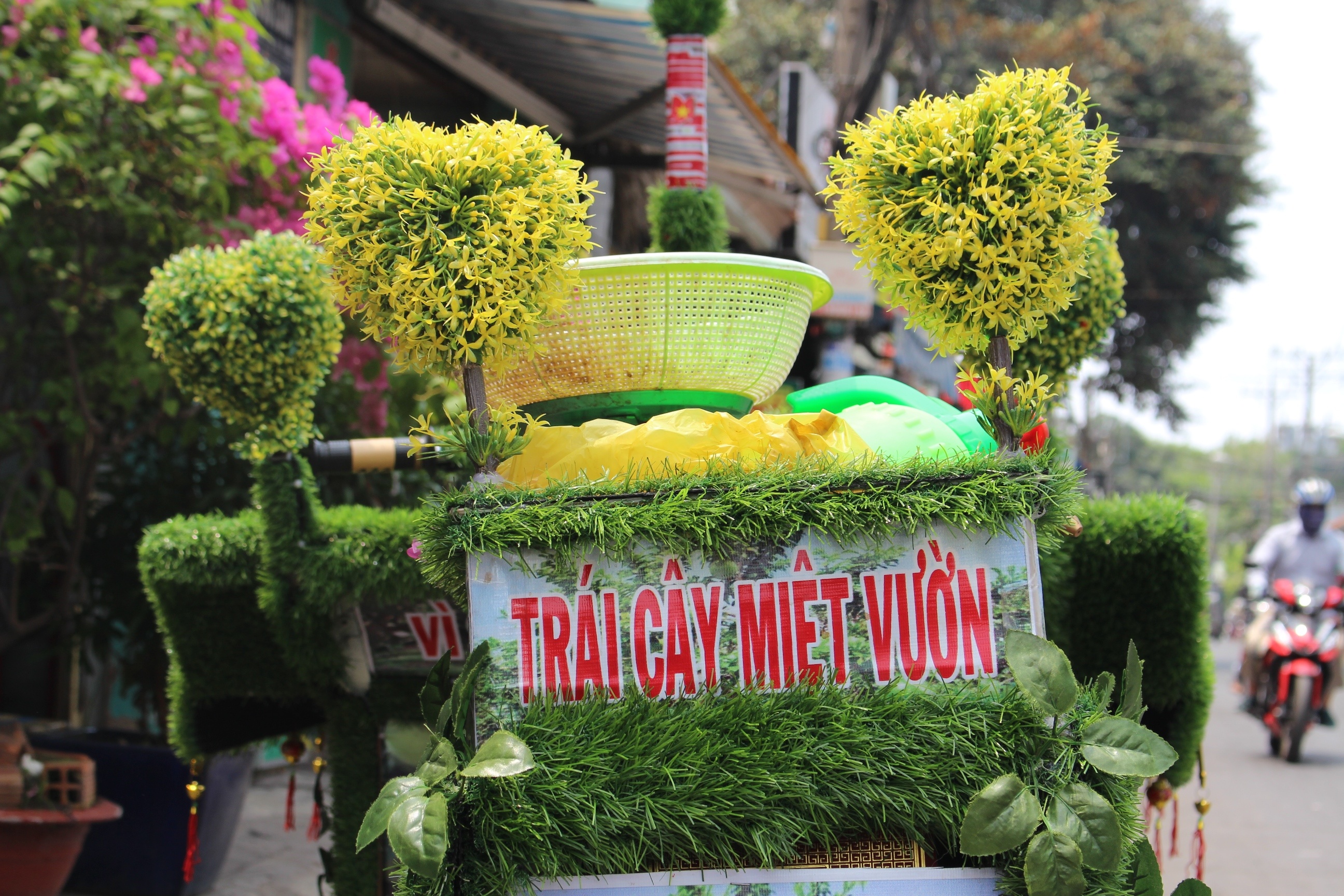 chiec xe trai cay doc nhat vo nhi o Sai Gon anh 9