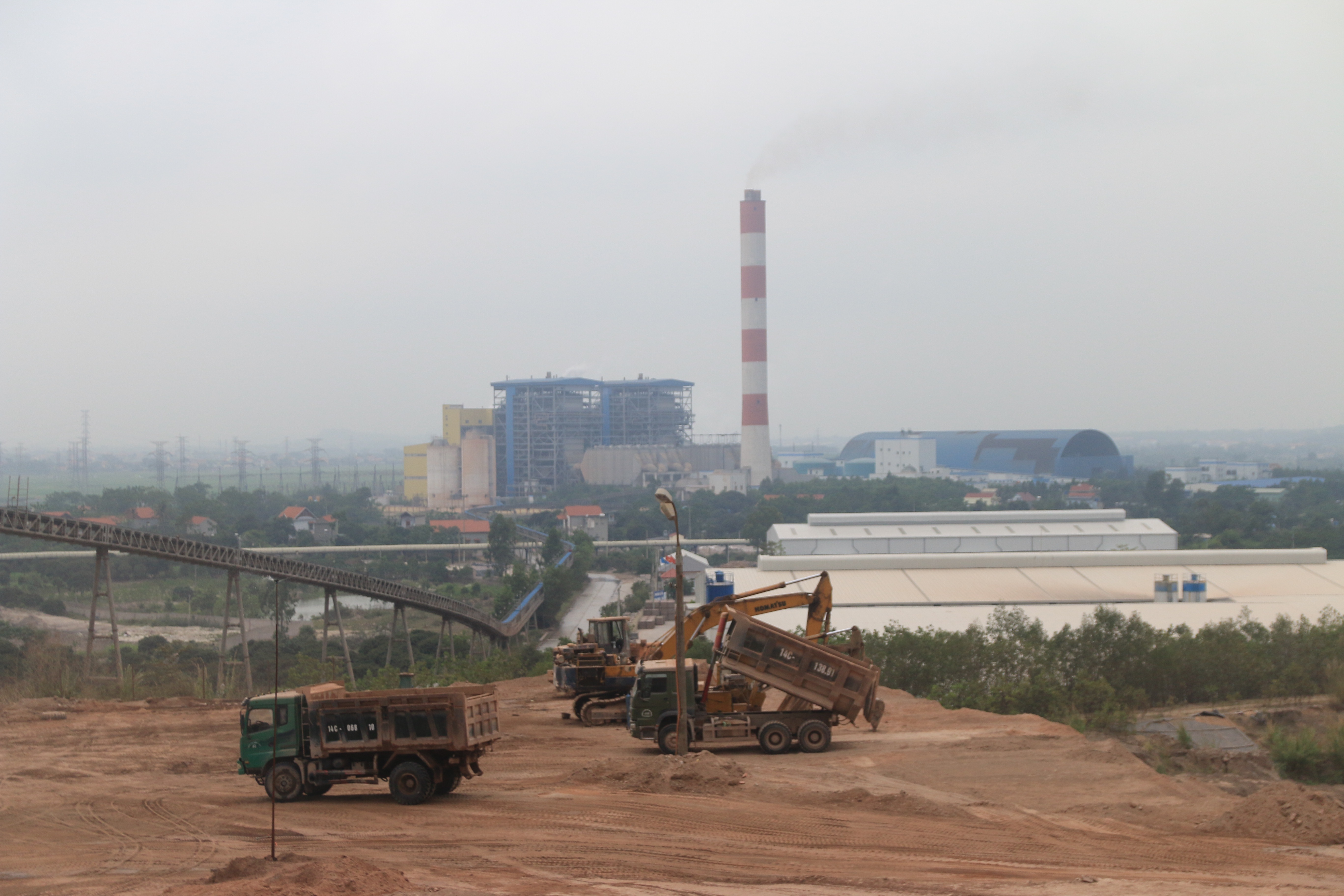 ben trong nha may tai che xi tro nhiet dien lon nhat Viet nam anh 1