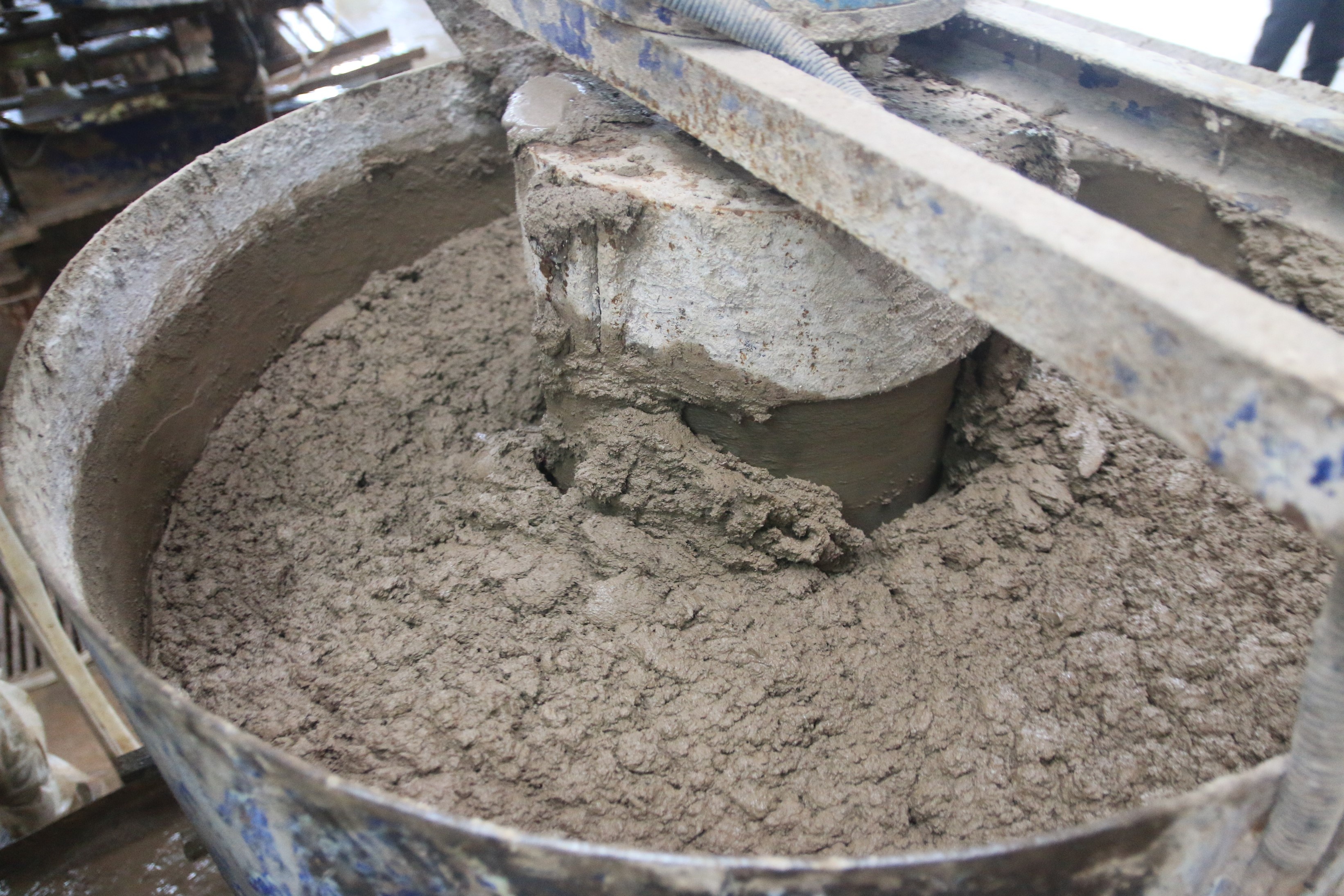 ben trong nha may tai che xi tro nhiet dien lon nhat Viet nam anh 4