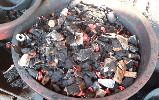 Hiep hoi ho tieu len tieng vu tron pin, vo ca phe vao tieu hinh anh