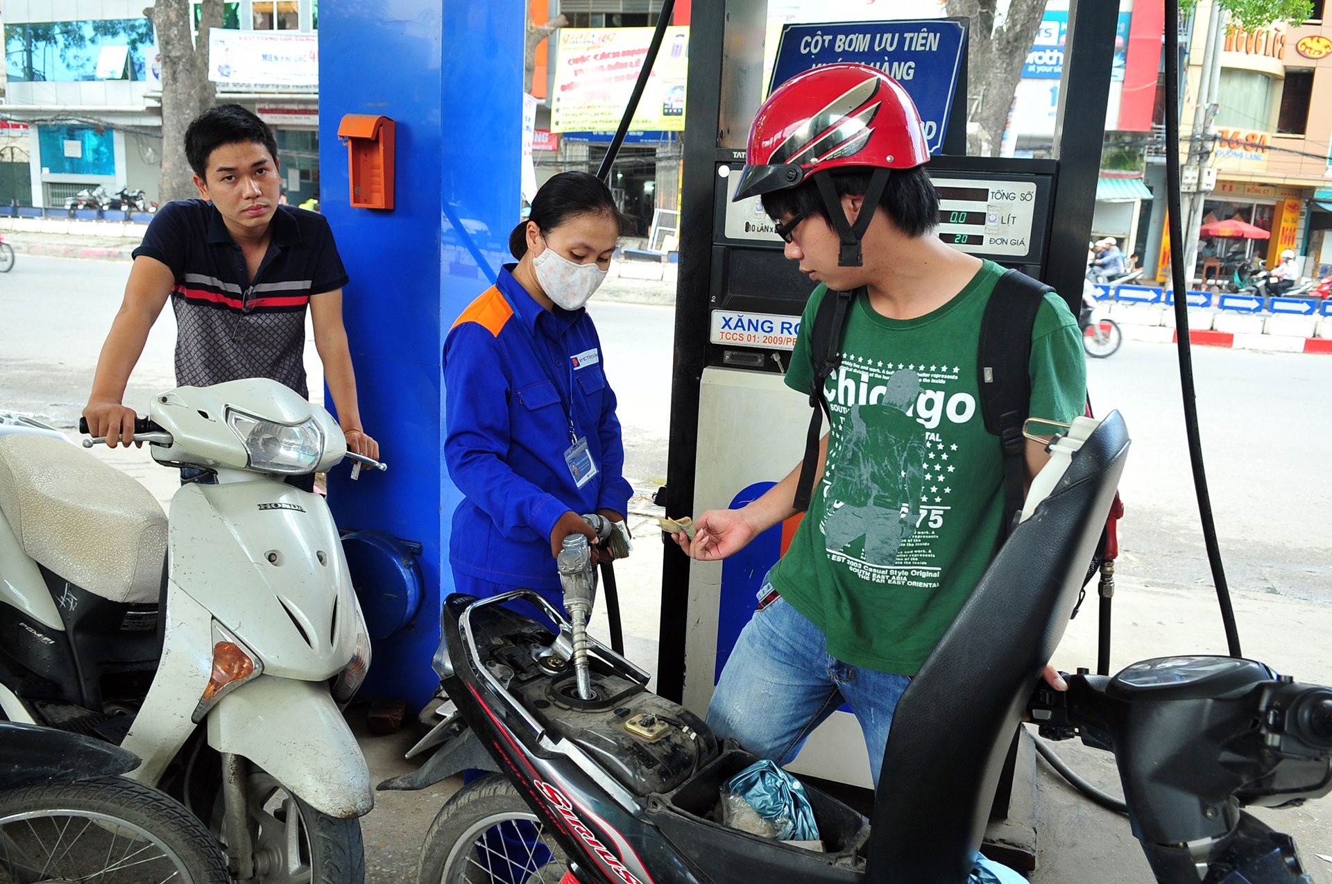 de xuat pha con vao xang RON 95 anh 2