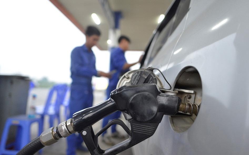 Bo Tai chinh van de xuat tang thue moi truong xang dau len 4.000 dong hinh anh