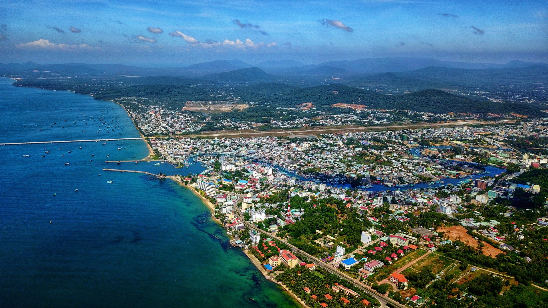 Nhieu tranh luan cho Quoc hoi quyet ve luat dac khu hinh anh