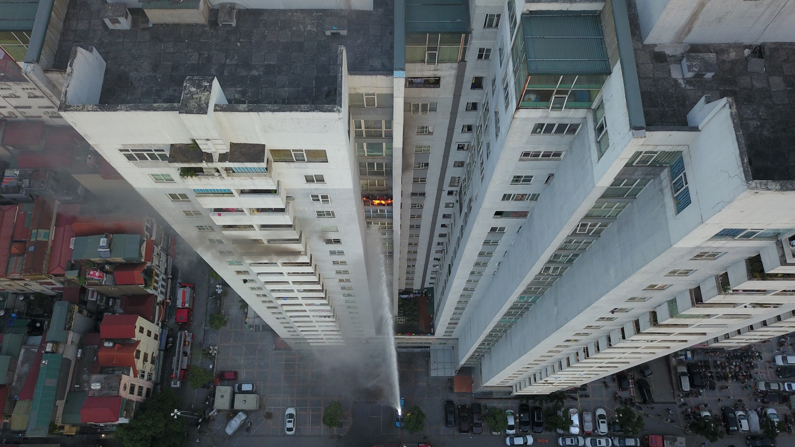 Chung cu Fodacon vua xay ra chay o Ha Noi tung bi xu phat ve PCCC hinh anh