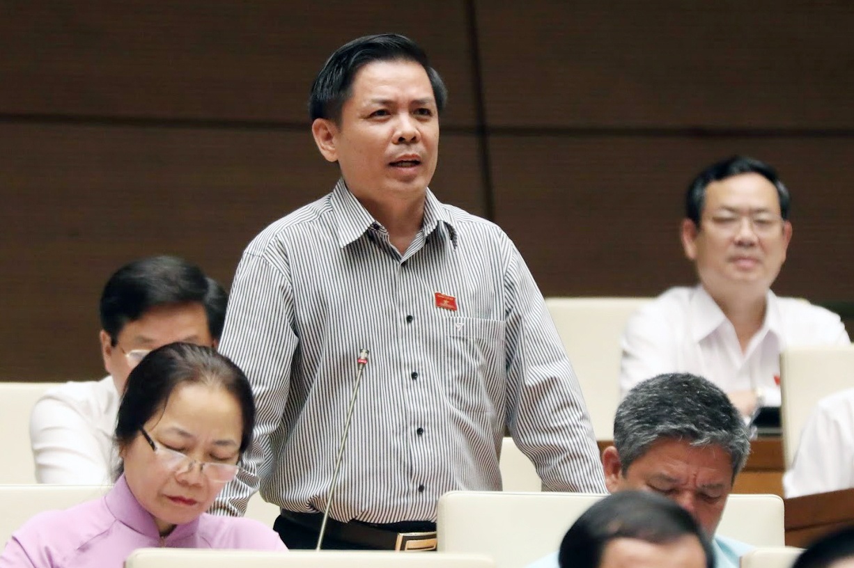 Yeu cau Bo truong The lam ro viec ban DN lon chi bang can nha pho co hinh anh