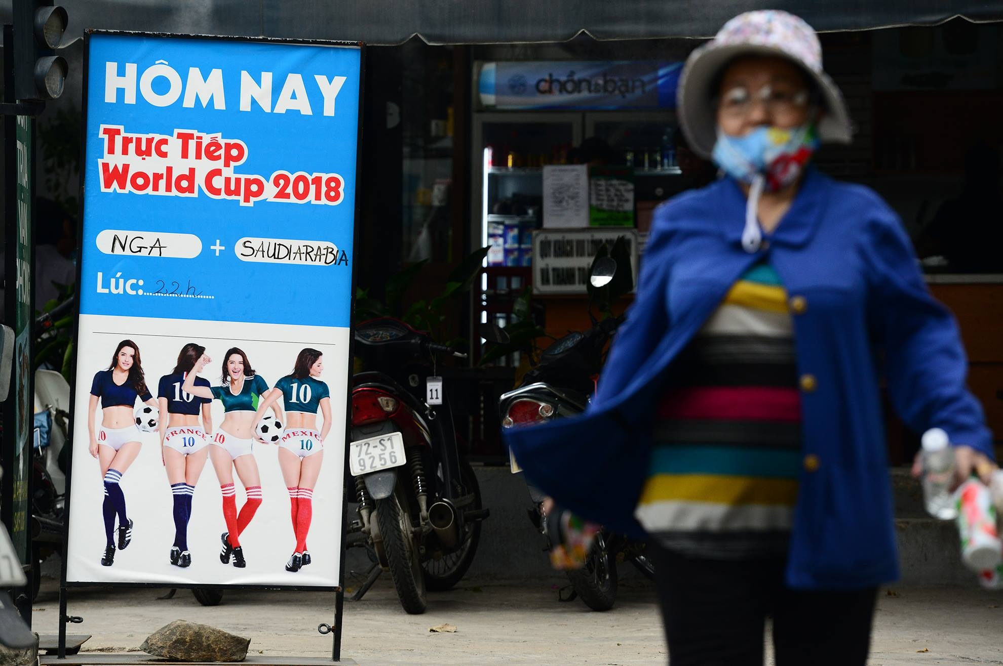 VTV: ‘Chieu bong da World Cup o quan ca phe phai xin phep FIFA’ hinh anh