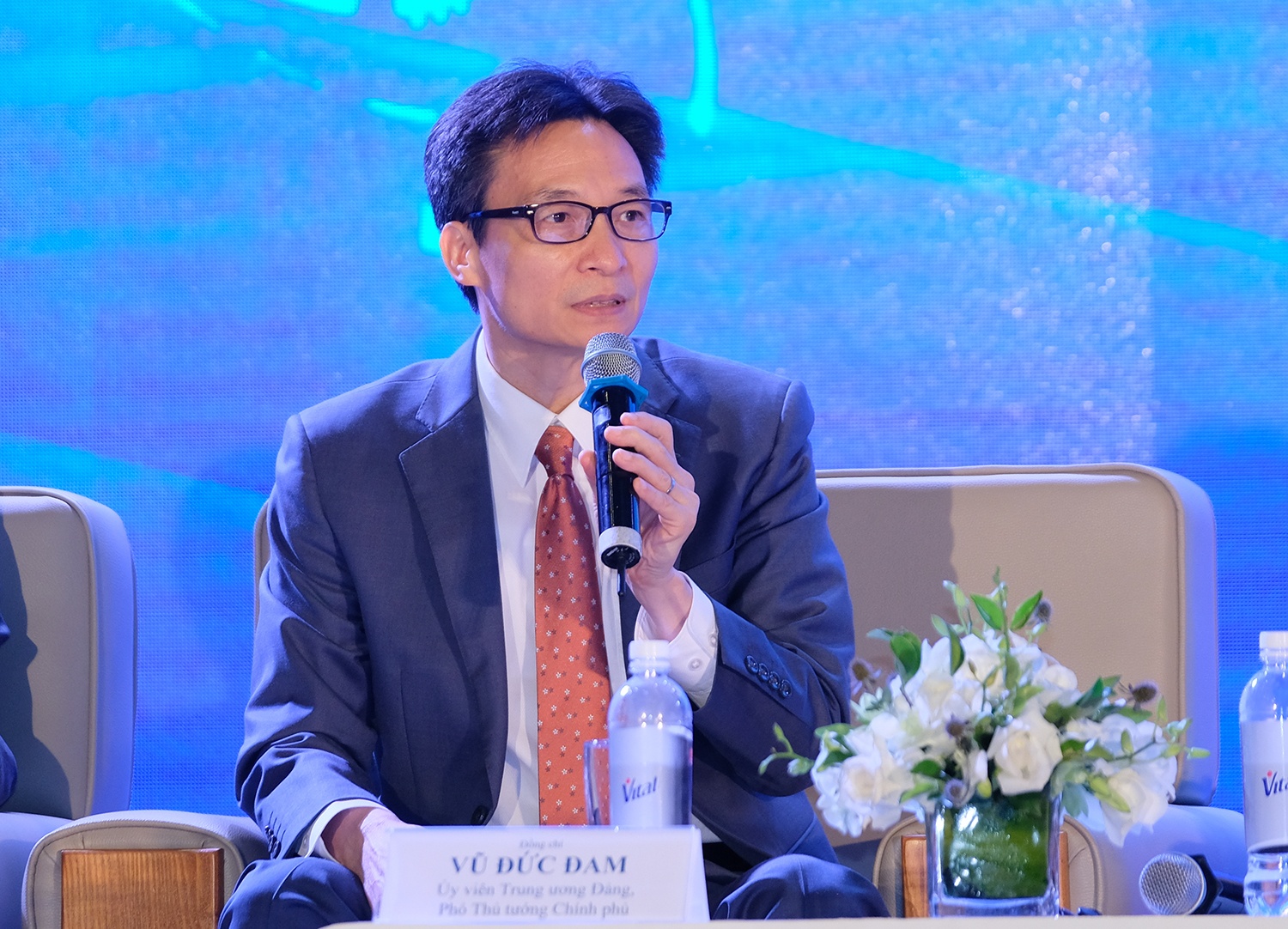 thủ tướng dự hội nghị cách mạng công nghiệp 4.0 ảnh 4 thu tuong du hoi nghi cach mang cong nghiep 4.0 anh 4