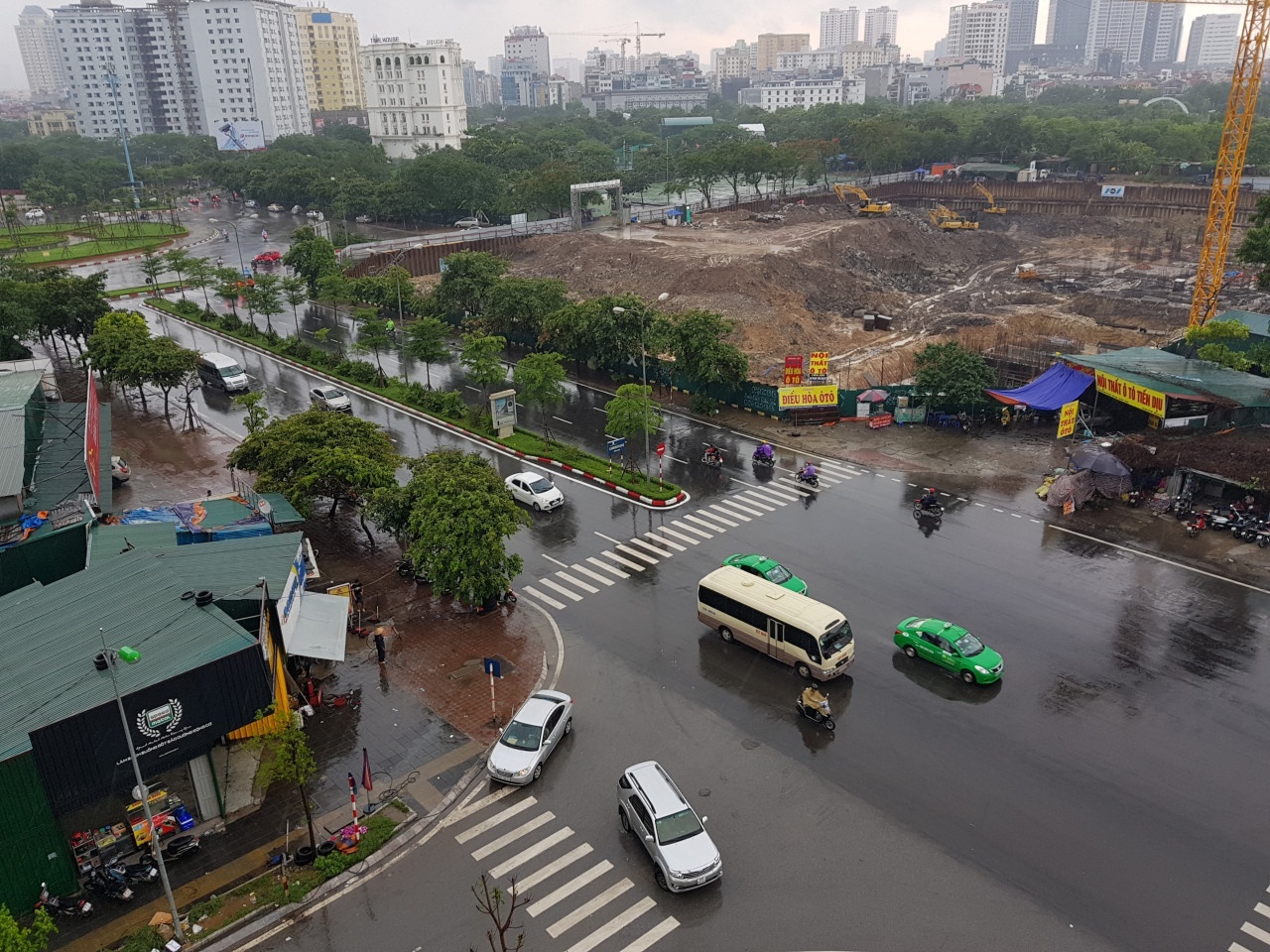Ha Noi mua keo dai, Grab tang gia gap 3 lan ngay thuong hinh anh