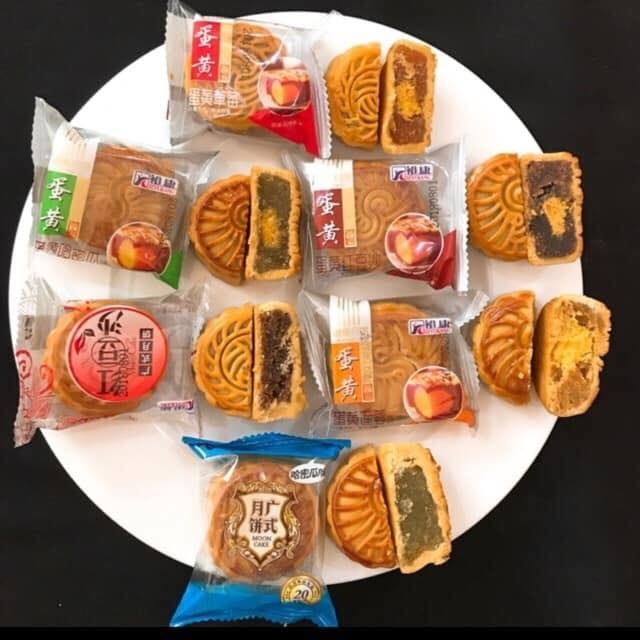 'Banh trung thu Hong Kong' gia duoi 5.000 dong/cai ban day cho mang hinh anh