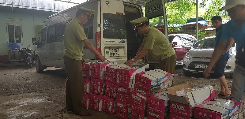 Nhap lau hat dua Trung Quoc ve Viet Nam lam banh trung thu hinh anh