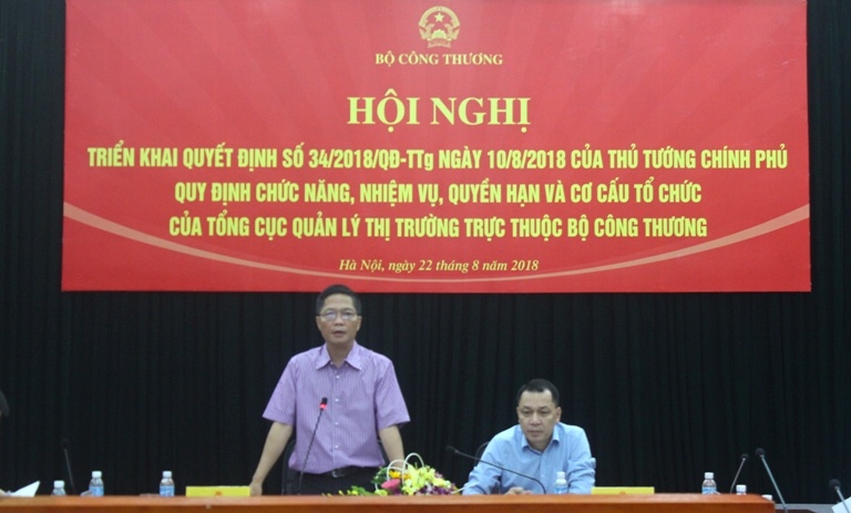 tieu cuc cua can bo quan ly thi truong anh 1