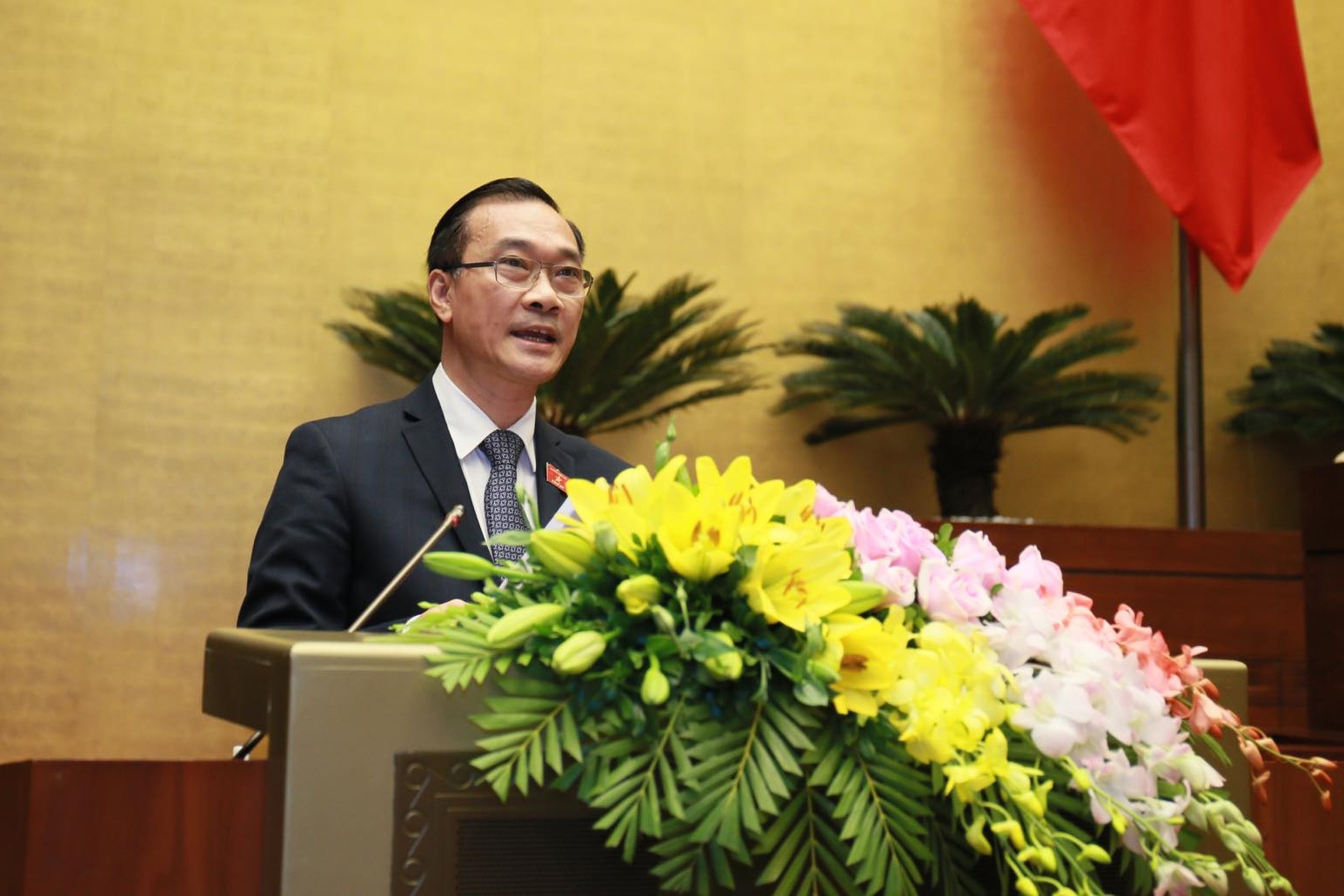 De nghi Chinh phu nghien cuu than trong ky luong truoc khi de xuat cac loai thue moi anh 1