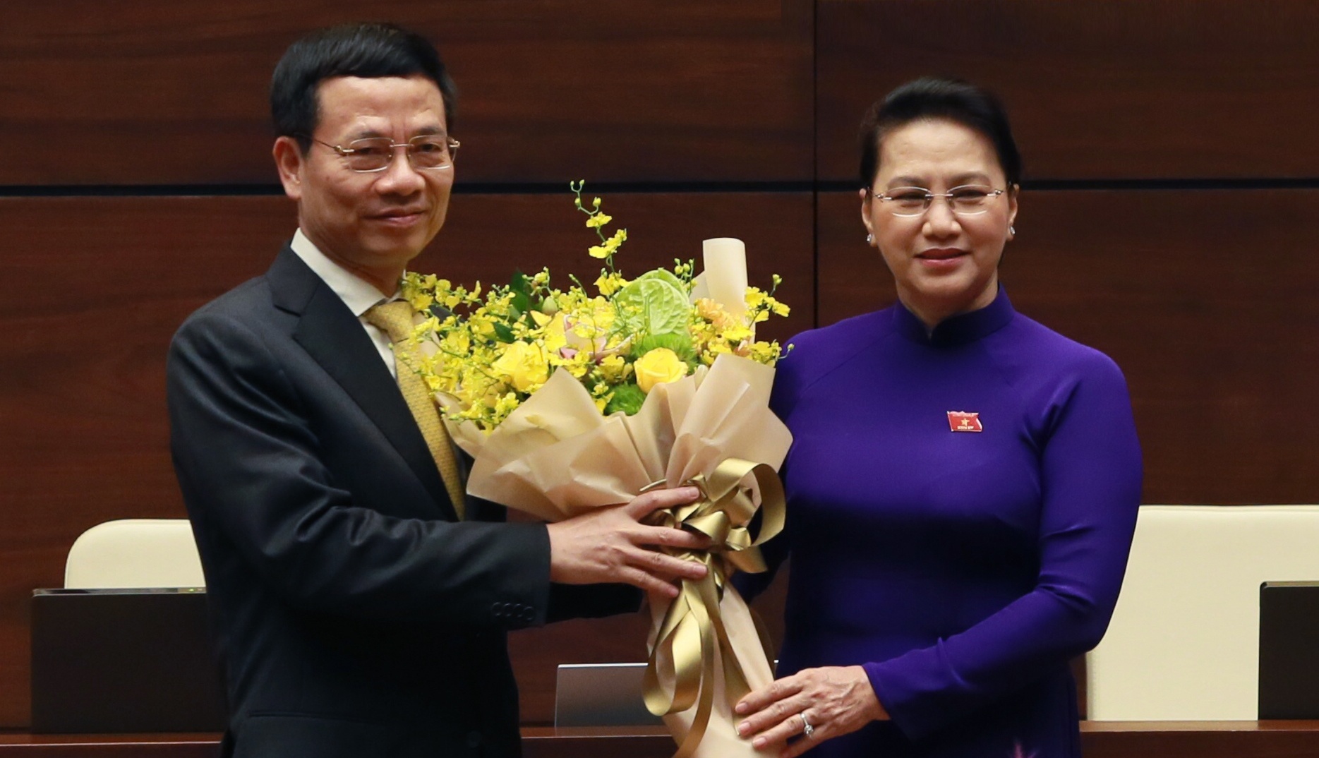 Ong Nguyen Manh Hung lam Bo truong Thong tin va Truyen thong hinh anh