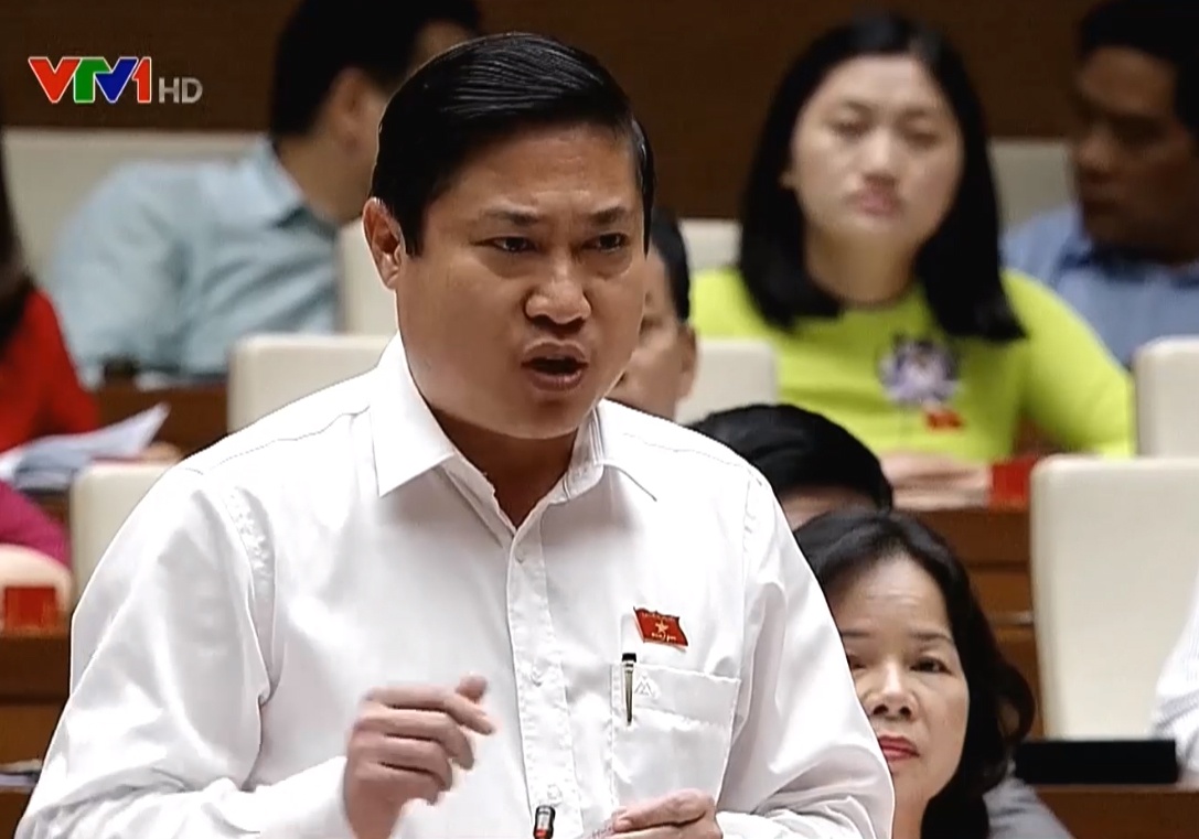 Dai bieu Quoc hoi neu nhung van de 'nong' ve giao duc hinh anh