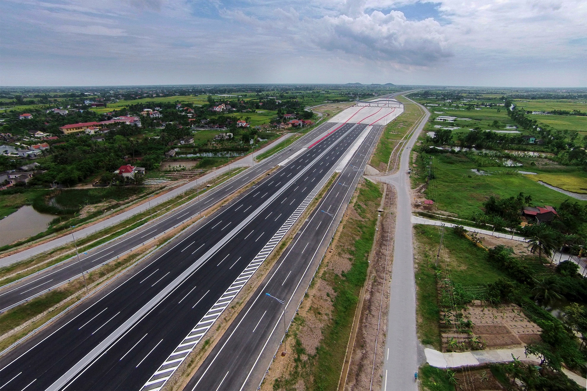 giải ngân được tiền làm cao tốc sân bay Long Thành ảnh 2 giai ngan duoc tien lam cao toc san bay Long Thanh anh 2